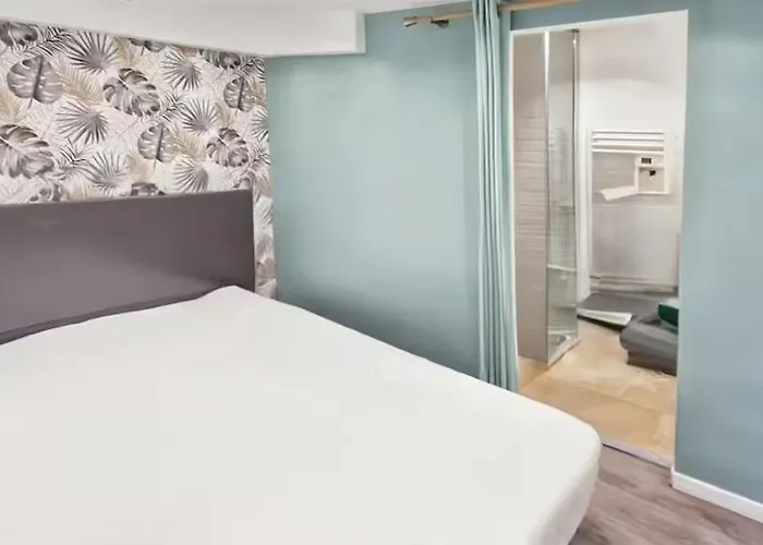 Sunny Old Town Apartment Nice