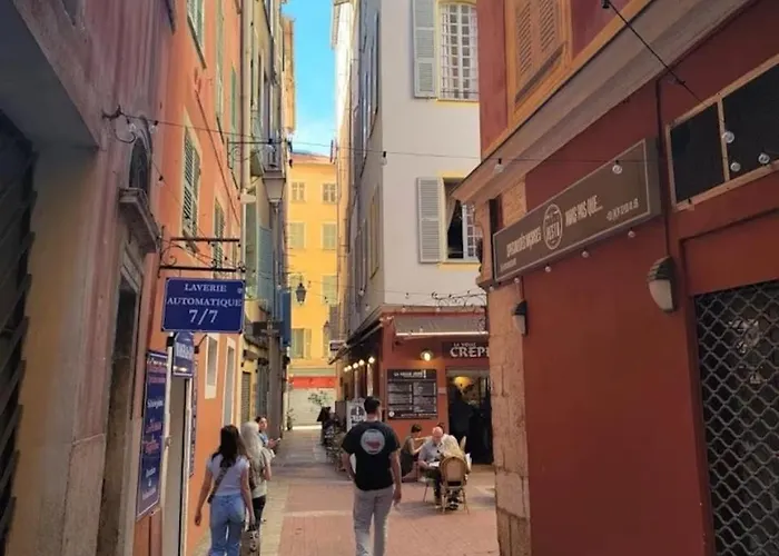 Апартаменты Sunny Old Town Ницца